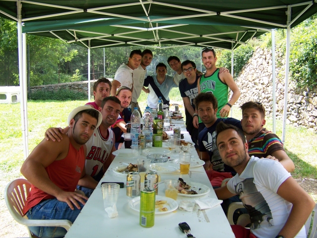 Relajándose despues del paintball
